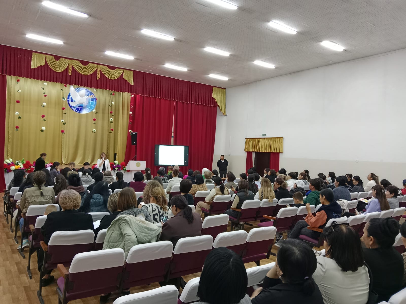 ОБЩЕШКОЛЬНОЕ РОДИТЕЛЬСКОЕ СОБРАНИЕ "БЕЗОПАСНОСТЬ РЕБЕНКА - ПРИОРИТЕТ