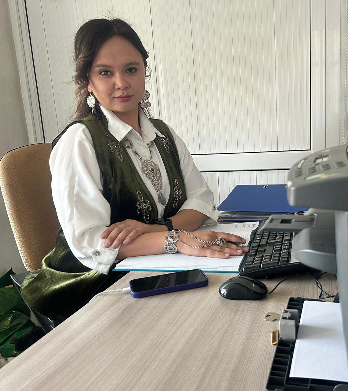 Директордың оқу ісі жөніндегі орынбасары. Заместитель директора по учебной работе.