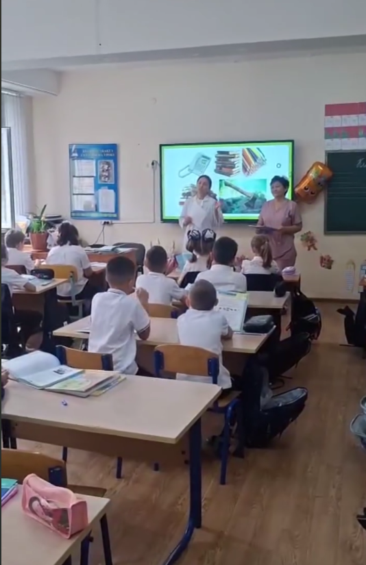 Оқушылар арасында дерматомикоз және педикулездің алдын алу шаралары туралы түсіндіру жұмыстары . Профилактическая беседа среди учащихся по предупреждению дерматомикозов и педикулеза .