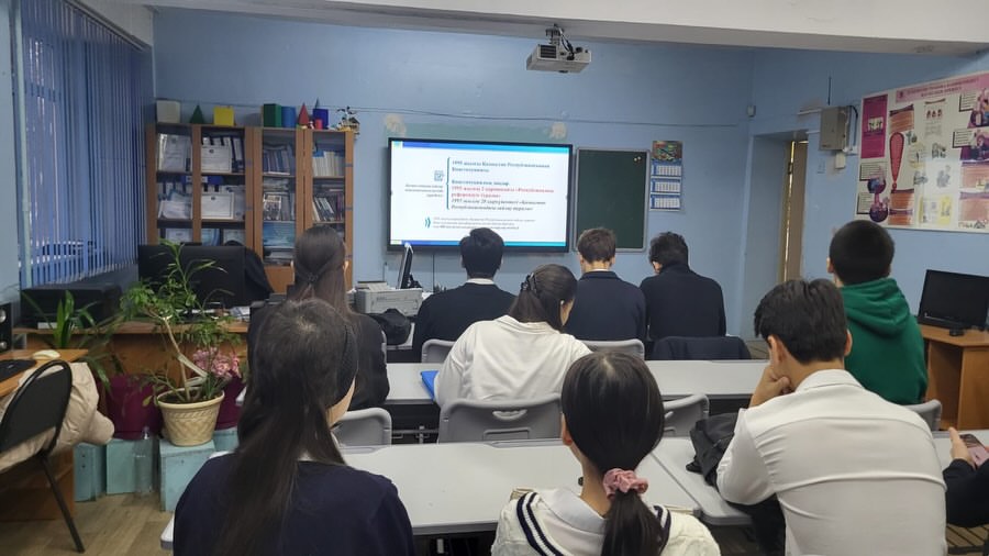 «Республикалық референдум туралы не білуіңіз керек?»   «Что нужно знать о Республиканском референдуме?»