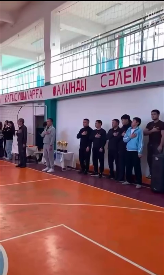 №142 ЖББМ-де 8–10 сыныптар арасында спорттық жарыс өтті. В школе №142 прошли спортивные соревнования среди 8–10 классов.