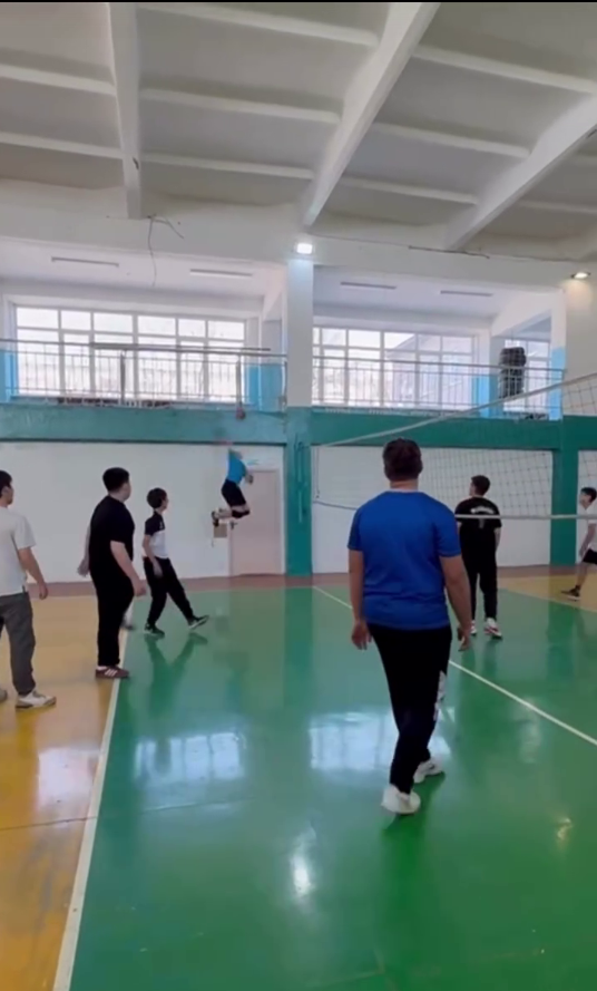 Волейболдан жолдастық кездесу Товарищеская встреча по волейболу